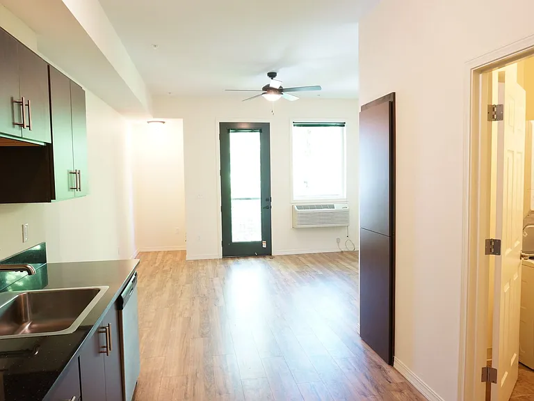 Goose Apartments — Photo 17