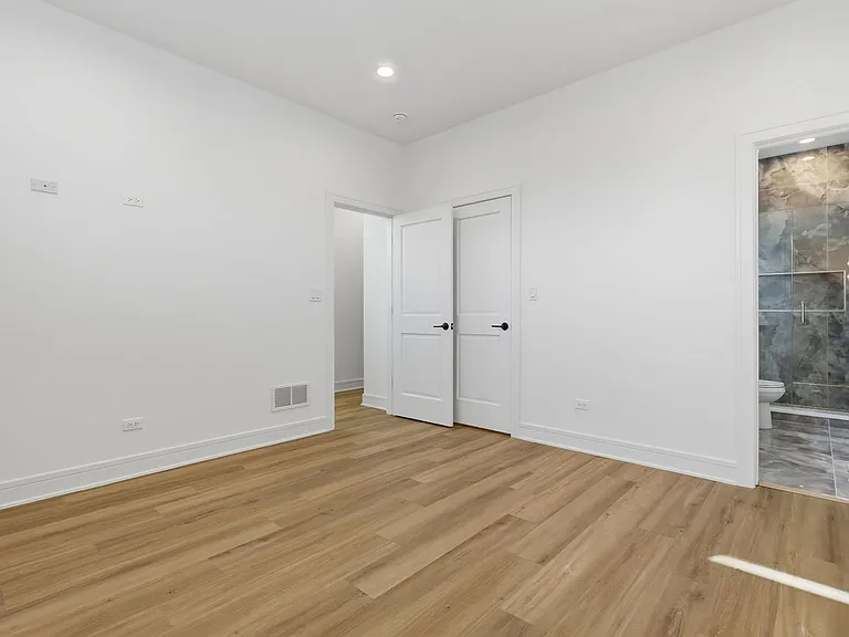 4841 S Prairie Ave #1 — Photo 16