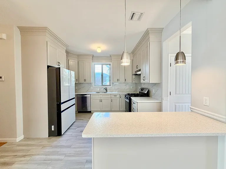 356 Bryson Ave #1F — Photo 10