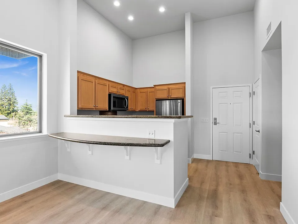 21 N 2nd St #411