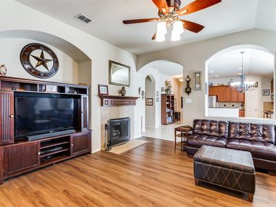 3952 Sunnygate Dr, Roanoke, TX, 76262