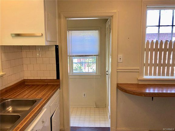 5th image of 4817 W Franklin St