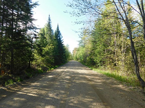 2nd image of 143 Fogg Brook