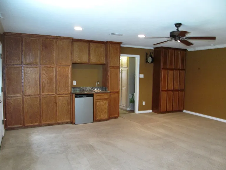 602 Northcliffe Dr — Photo 9