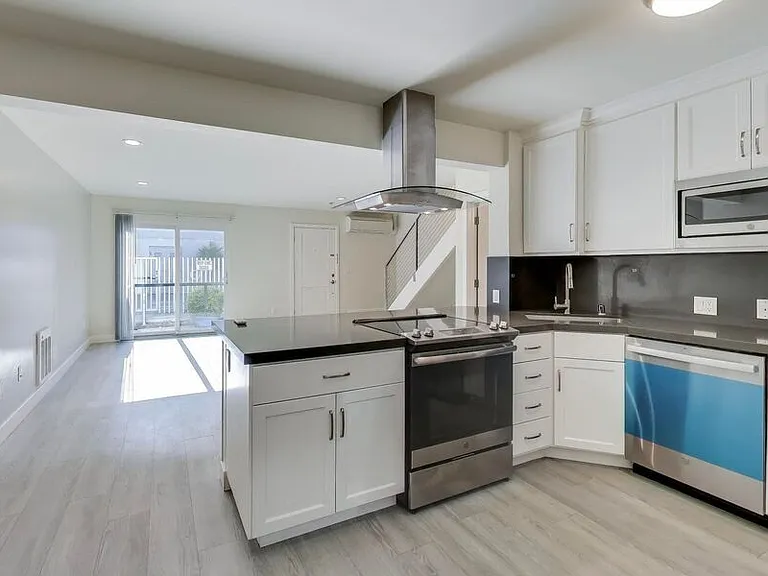 1654 Hollenbeck Avenue — Photo 3