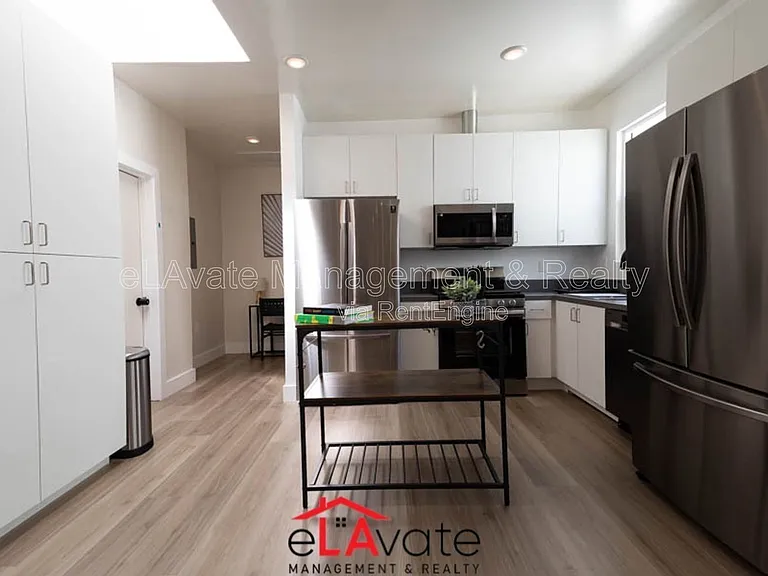 564 N Virgil Ave #560 — Photo 4