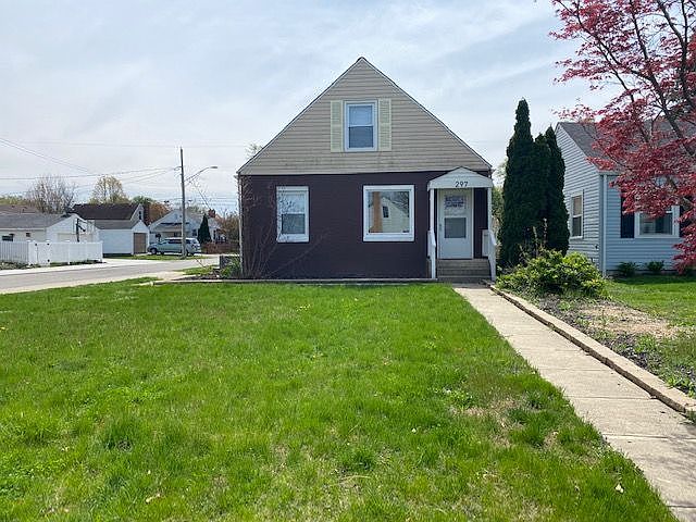 1st image of 297 E Jeffrey Pl