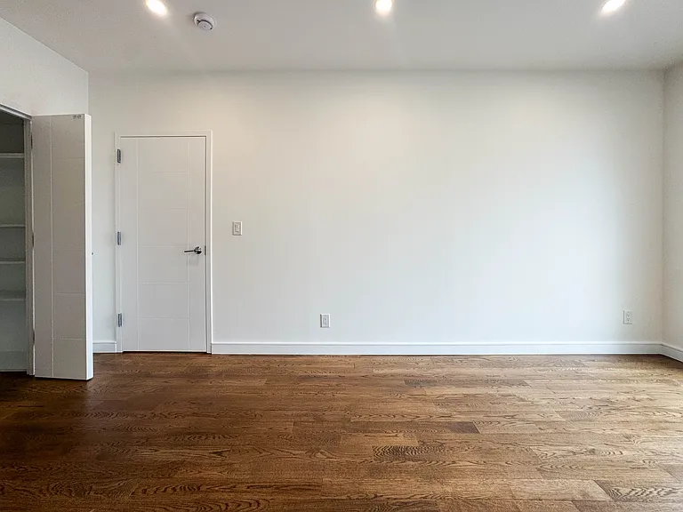 689 Leonard St #3A — Photo 26