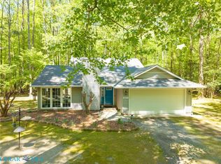 8251 Meandering Ln, North, VA 23128