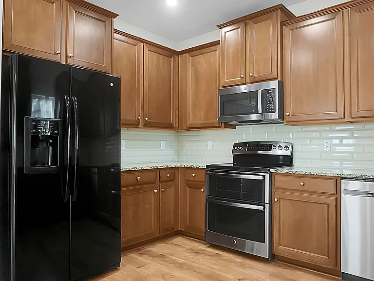 8003 Henderson Rd — Photo 15