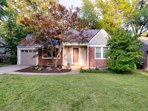 5427 Ash St, Roeland Park, KS 66205
