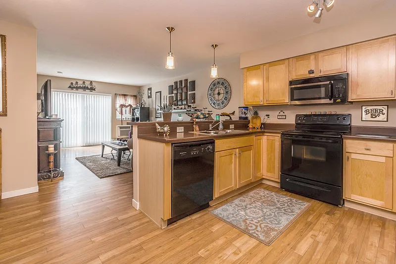 Vantage Flats Apartments — Photo 3