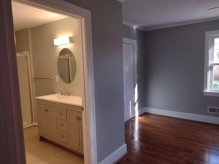 Main bathrrom/bedroom