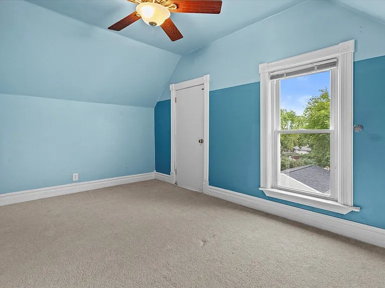 829 W Lincoln Ave — Photo 8