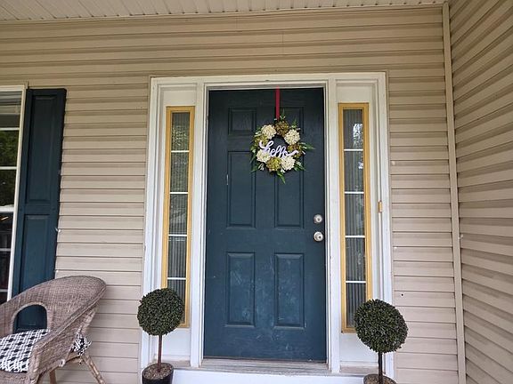 2nd image of 6 Saint Stephens Ct