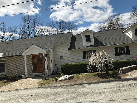 3rd image of 10 Lincoln Dr
