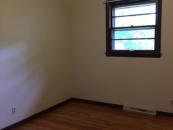 4th image of 3304 Carefree Dr