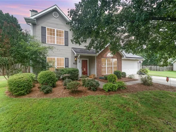 130 Birch Hill Ct, Kernersville, NC 27284