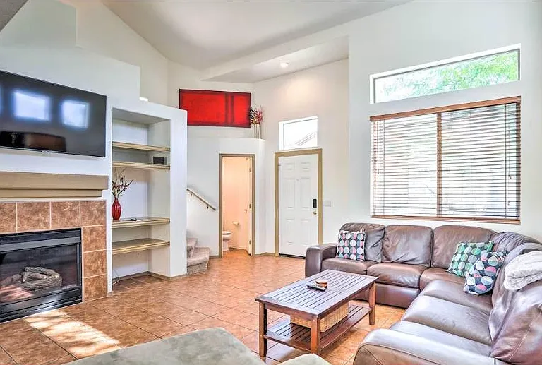 4130 E Hallihan Dr — Photo 28