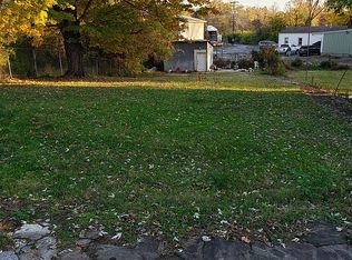 16 Applegate Ln, Jeffersonville, IN 47130