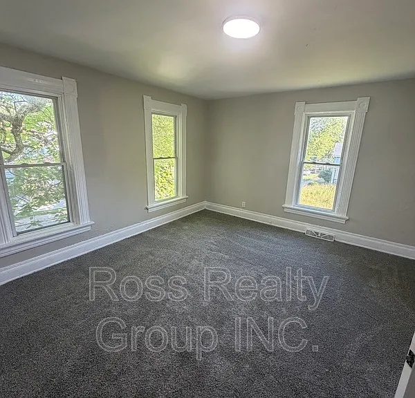 148 Gibbons St — Photo 10