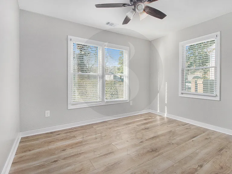 2130 Belhaven Ln SE — Photo 13