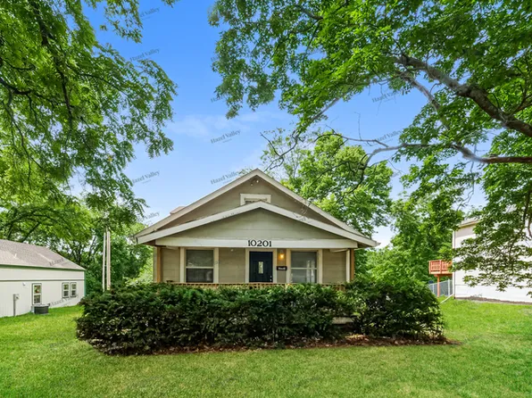 10201 E 64th St, Raytown, MO 64133