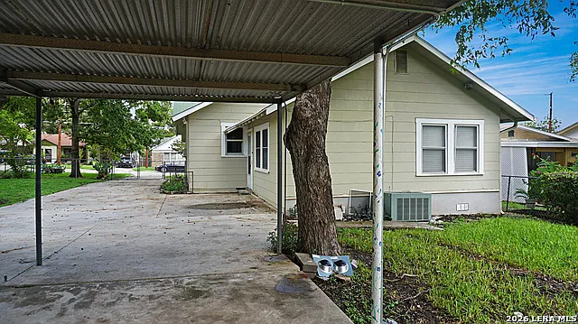 1 bed, 1.0 bath, 400 sqft, $700 — Photo 1