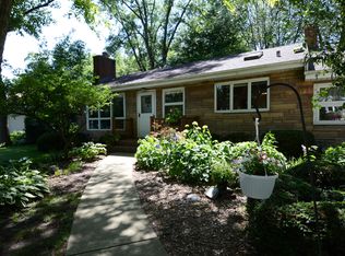 104 Alton Rd, Prospect Heights, IL 60070