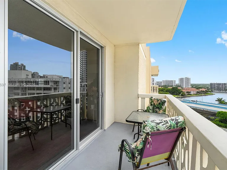 1817 S Ocean Dr #Penthouse 28 — Photo 26