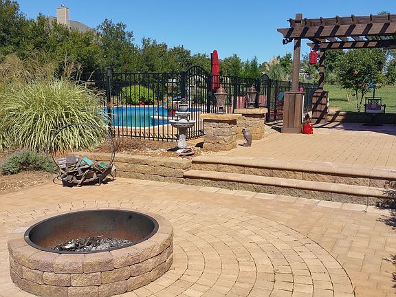 Paver Patio with Fire Pit! 