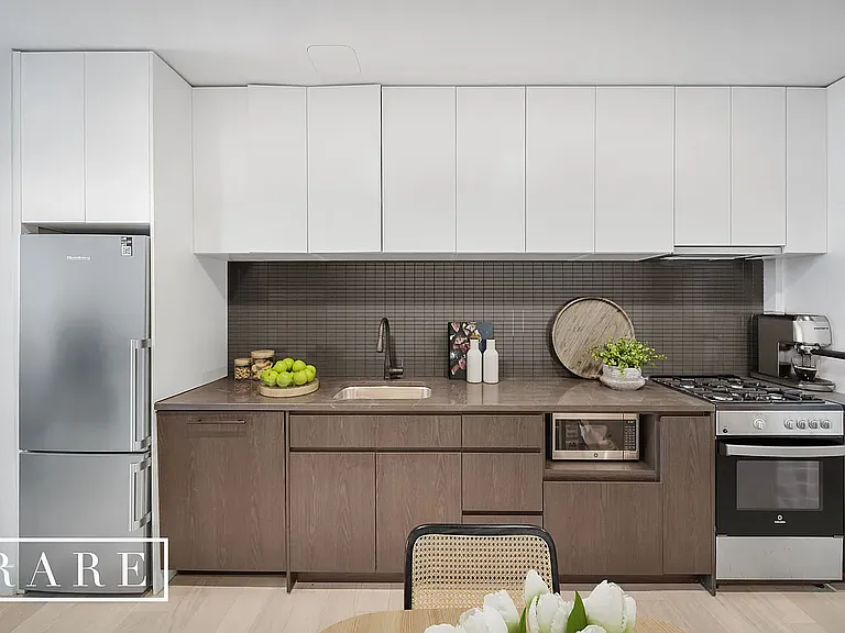 625 Driggs Ave #3C — Photo 7