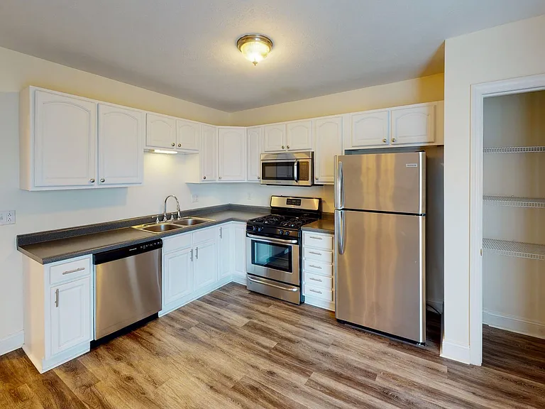108 Katerina Dr — Photo 3