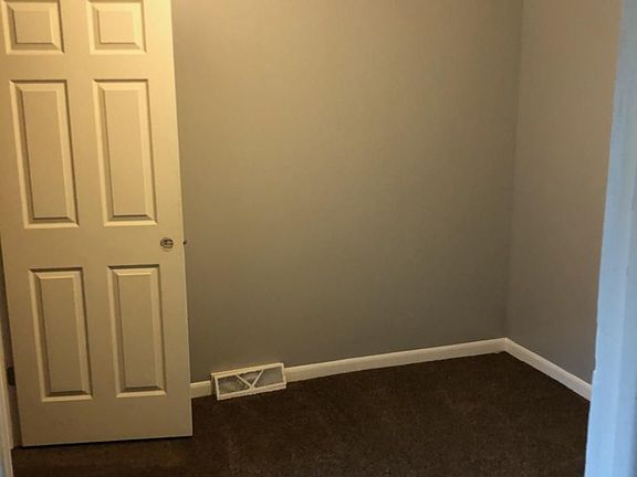 4th image of 710 W Washington Ave