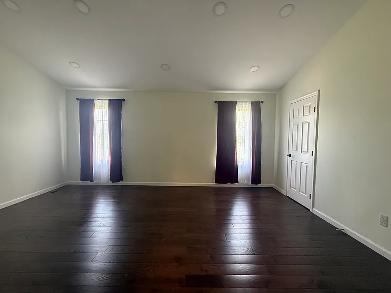 1319 Mohr Cir — Photo 15