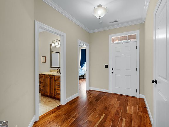 4th image of 240 Regency Ln SW