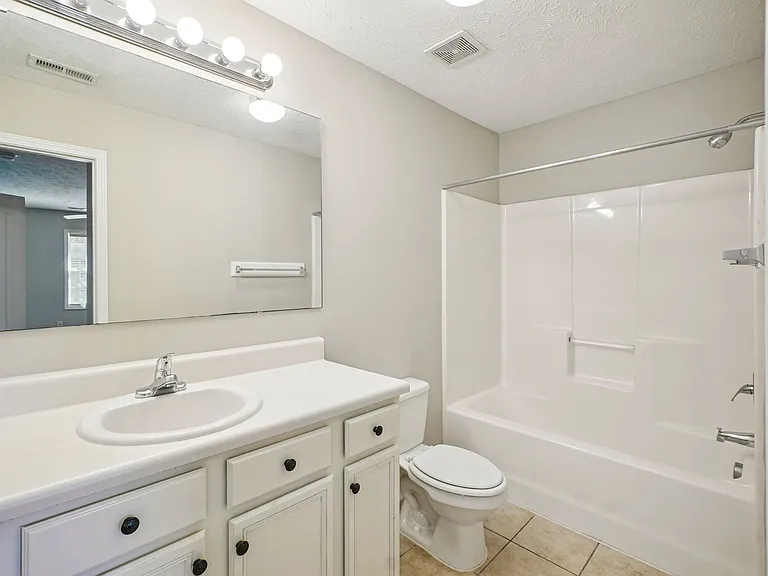 Summerlyn Cottages — Photo 30