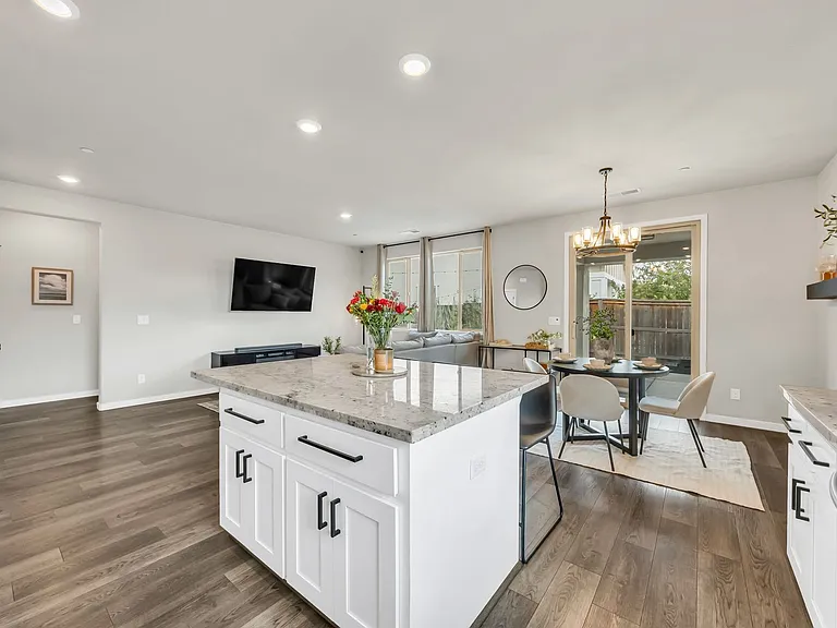 800 Daggerwing Ct — Photo 16