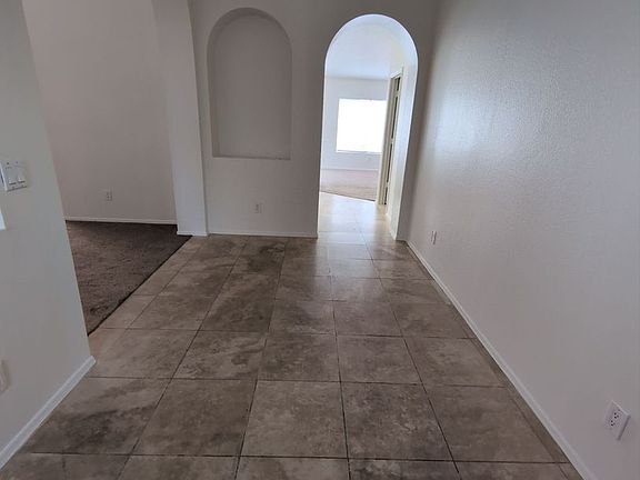 3rd image of 1207 E San Remo Ave