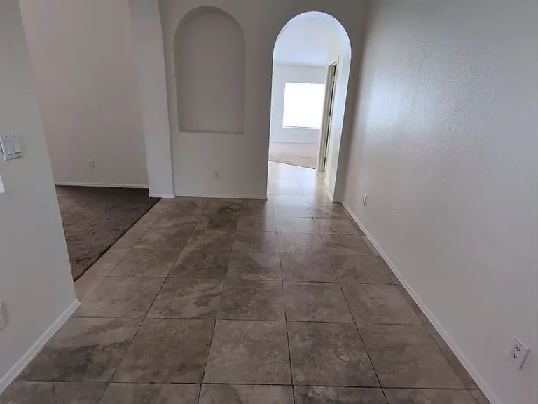 1207 E San Remo Ave — Photo 3