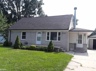 26380 Hickler Ln, Harrison Township, MI