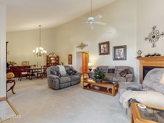 5th image of 16133 Lake Villa Ave Unit 1613