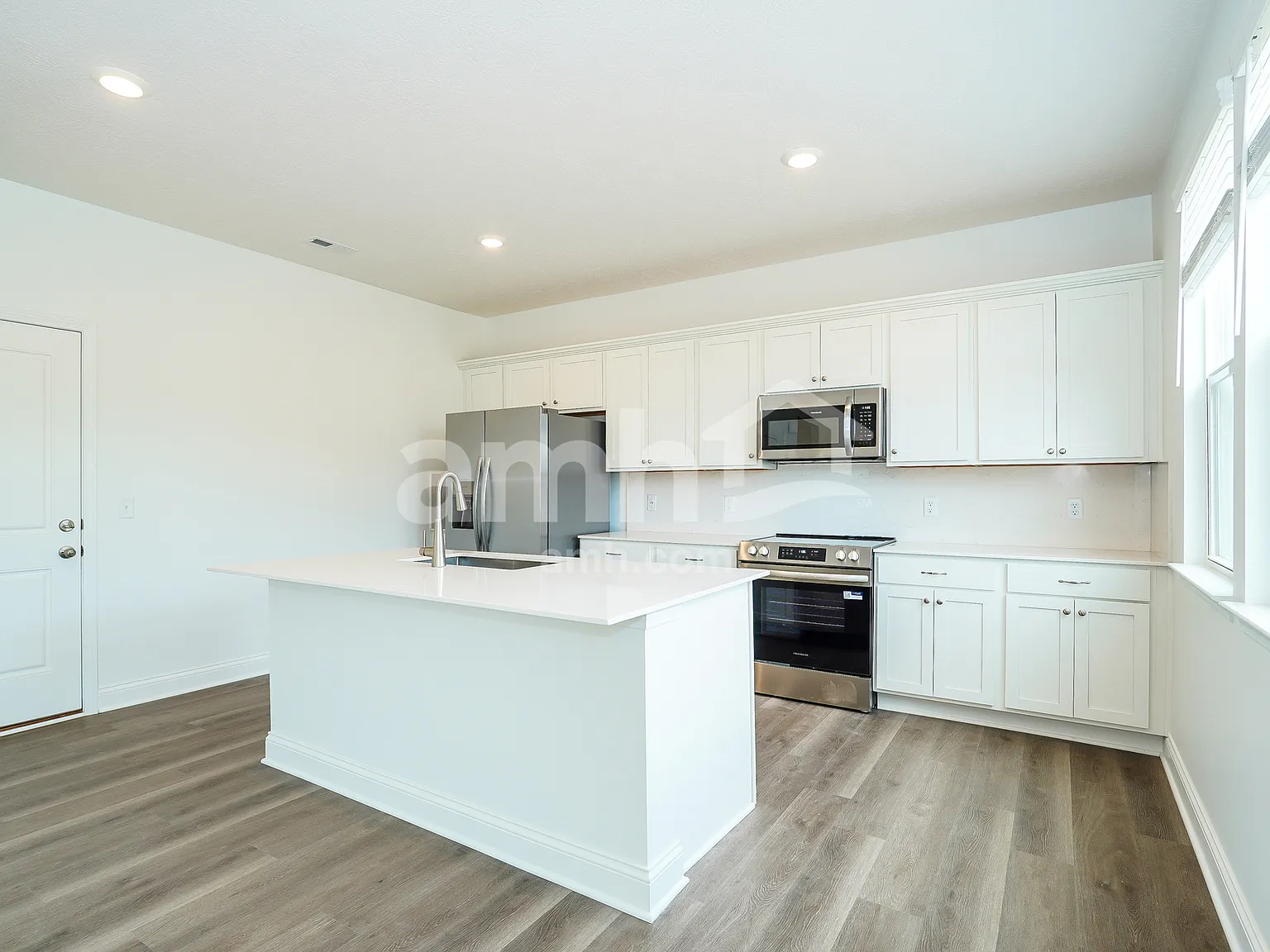 3 bed, 2.5 bath, 1895 sqft, $2,670 — Photo 4