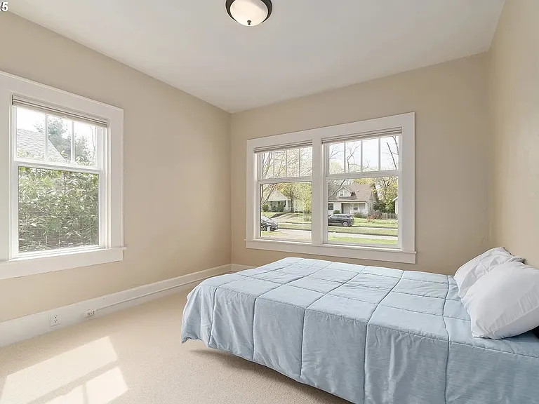 1545 Villard St — Photo 22