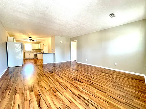 502 College Ave #6 Photo 1