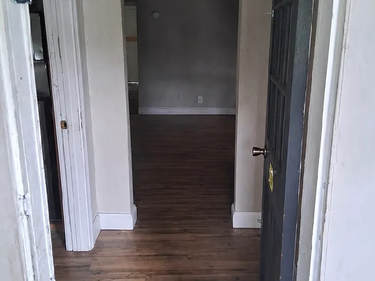 1610 S Lydia Ave — Photo 9