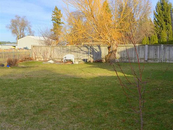 3rd image of 21309 E Queen Ave