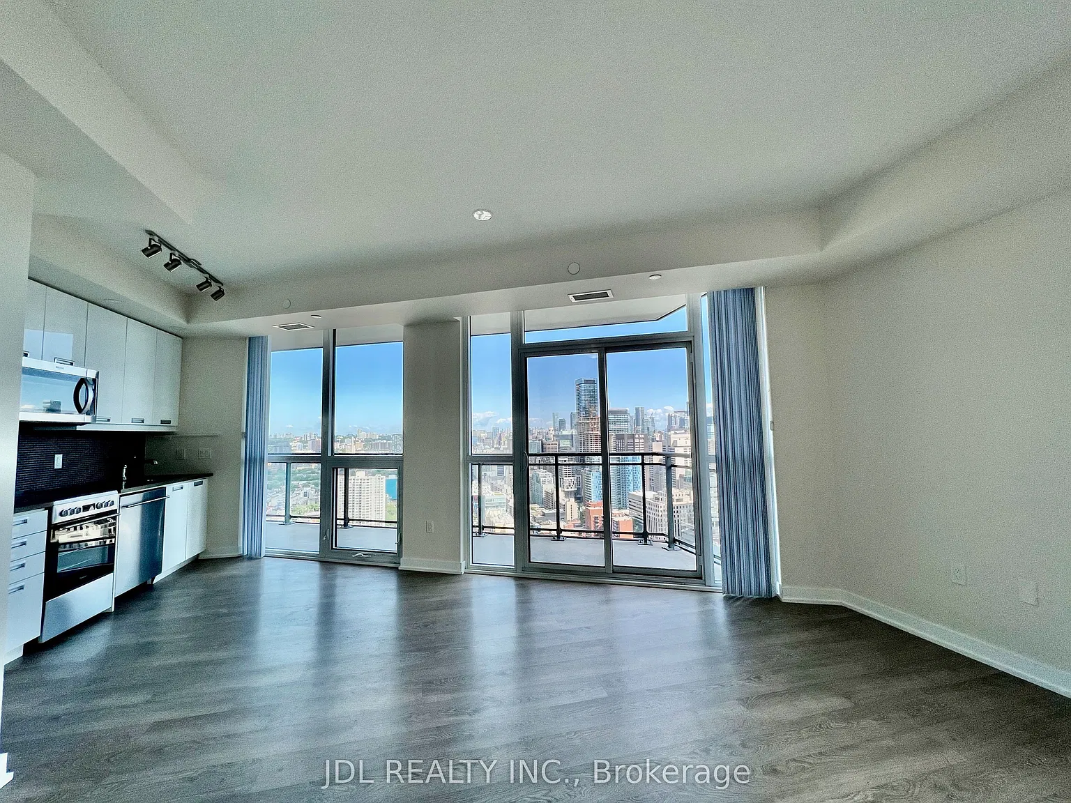 2 bed, $2,700 — Photo 4