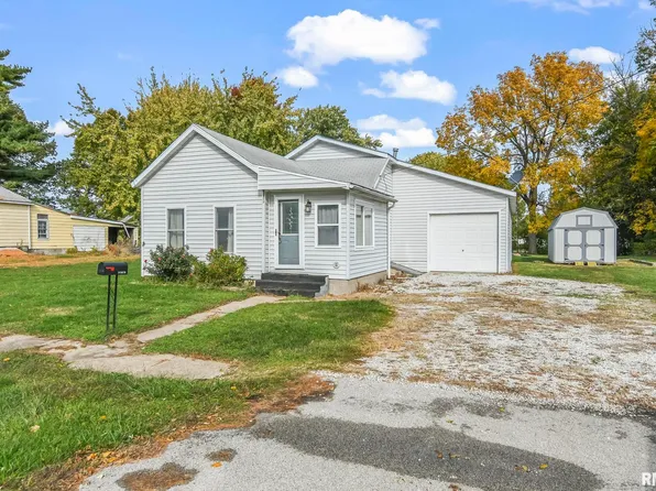 371 E Elm St, Waverly, IL 62692