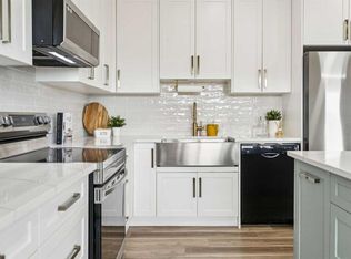 50 S Riviera Vw, Cochrane, AB T4C0Y7